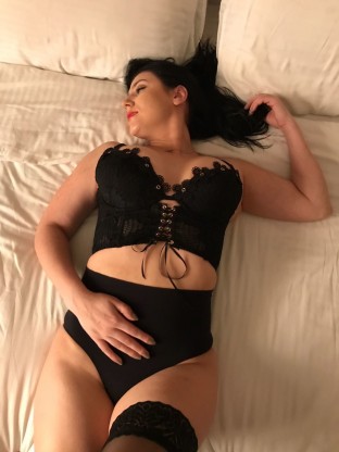 Ema Escort Deep Throat Domination Foot Fetish Lap Dancing Muscat