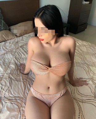 Let Me Be Your Sex Toy Escort Malia New Hot Babe In Town Singapore